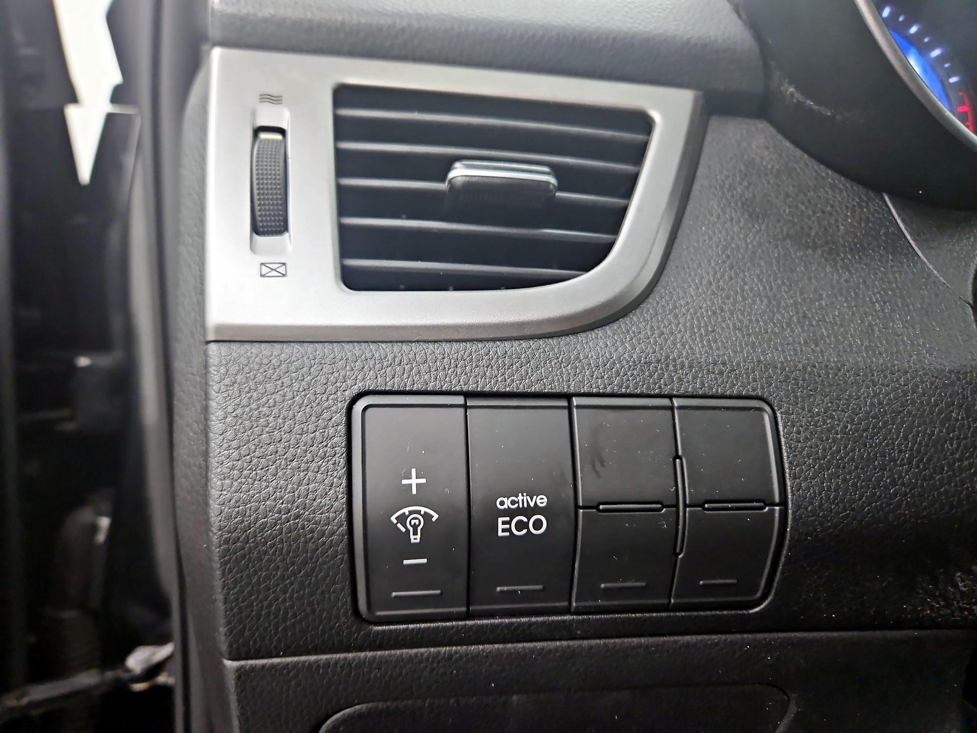 Thumbnail: 2015 Hyundai Elantra - 13