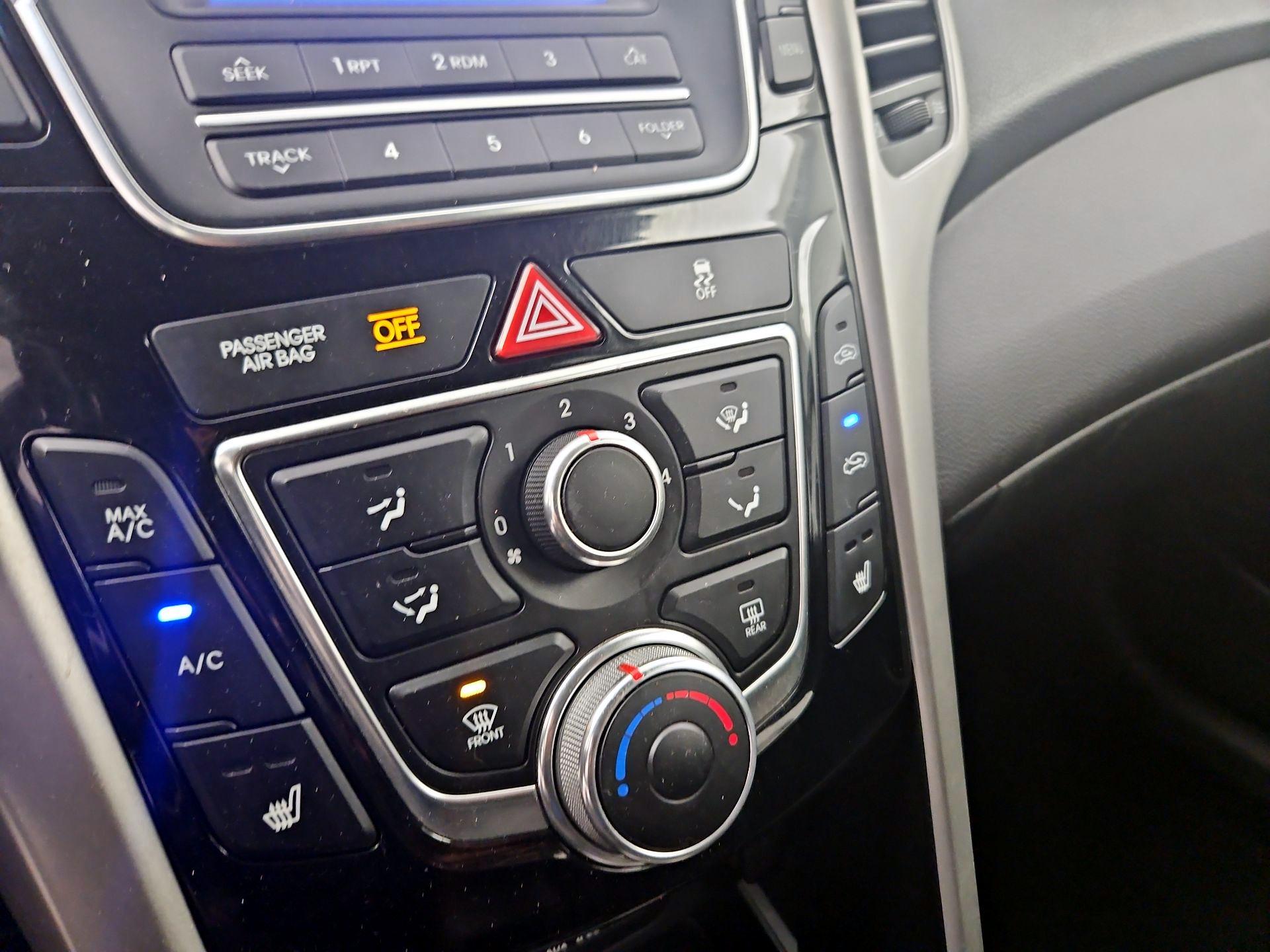 Thumbnail: 2015 Hyundai Elantra - 15
