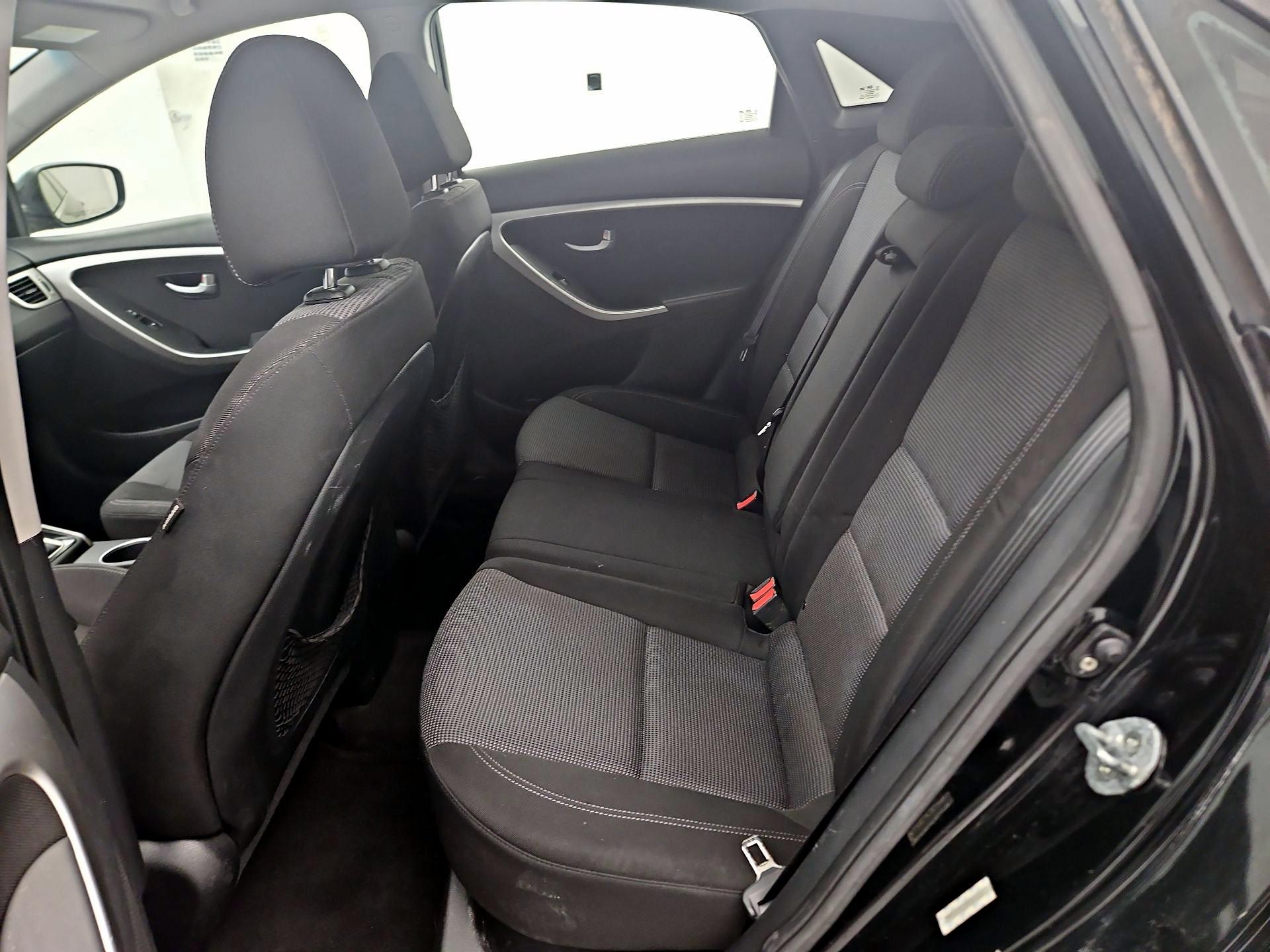 Thumbnail: 2015 Hyundai Elantra - 17