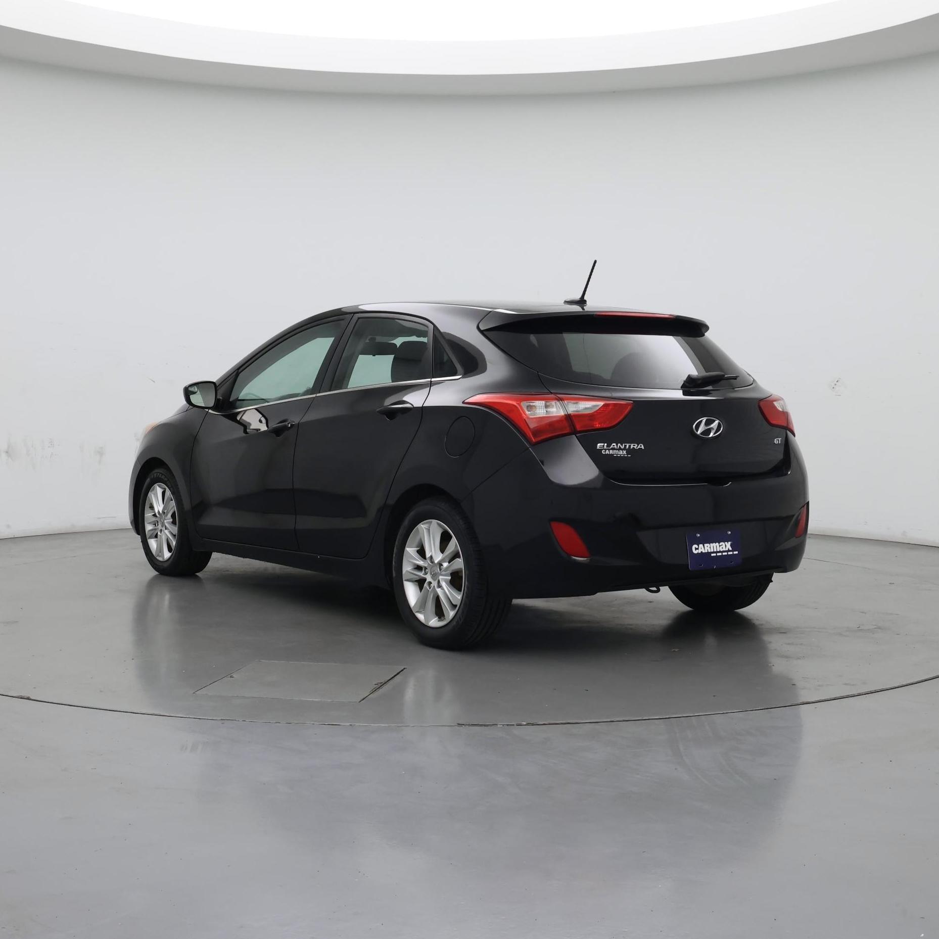 Thumbnail: 2015 Hyundai Elantra - 2