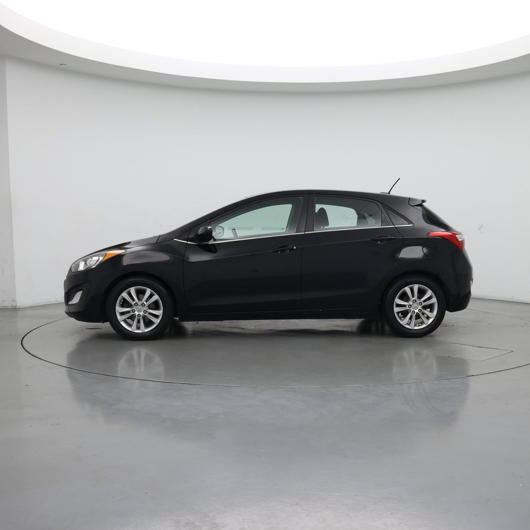 Thumbnail: 2015 Hyundai Elantra - 3