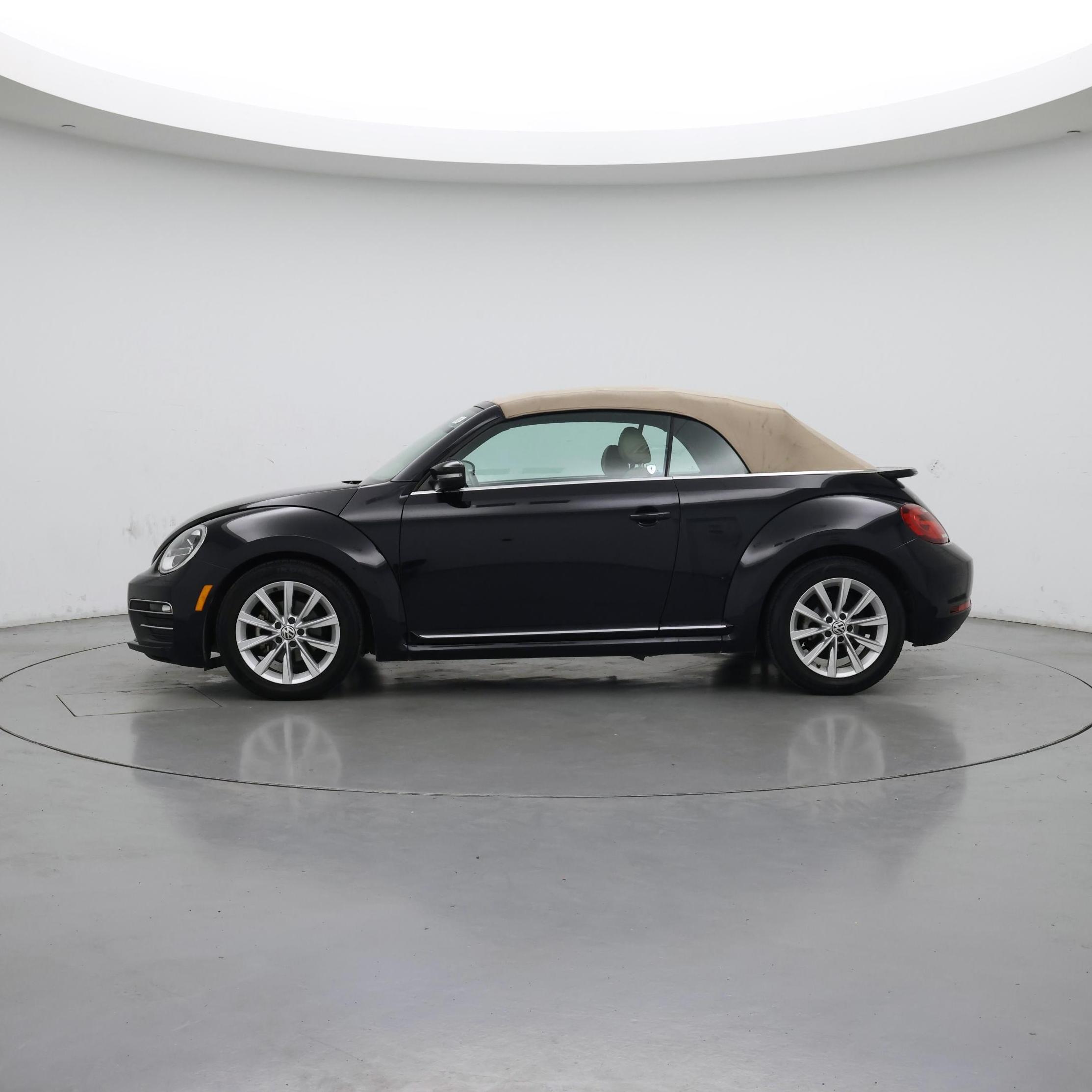 Thumbnail: 2017 Volkswagen Beetle - 3