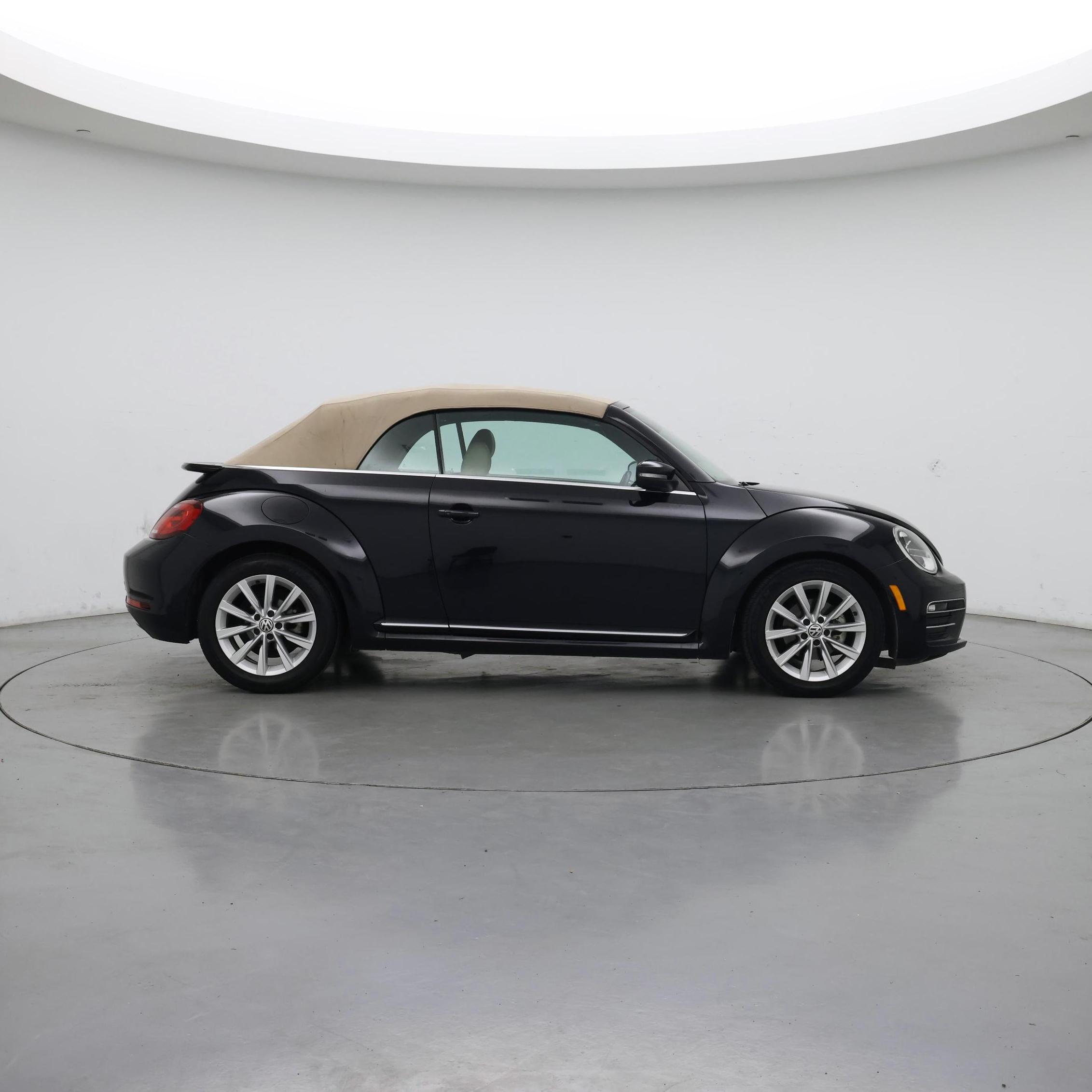 Thumbnail: 2017 Volkswagen Beetle - 7