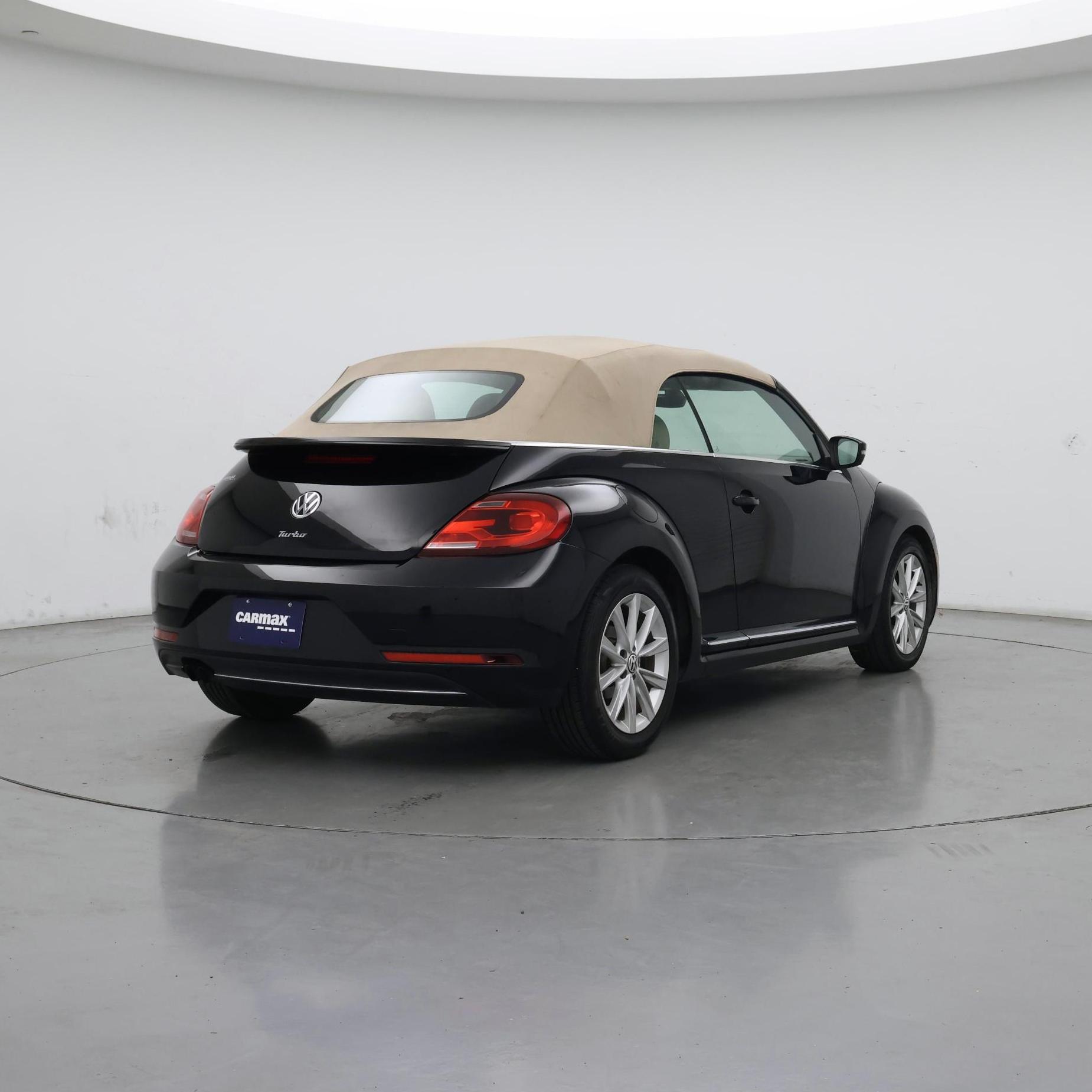 Thumbnail: 2017 Volkswagen Beetle - 8