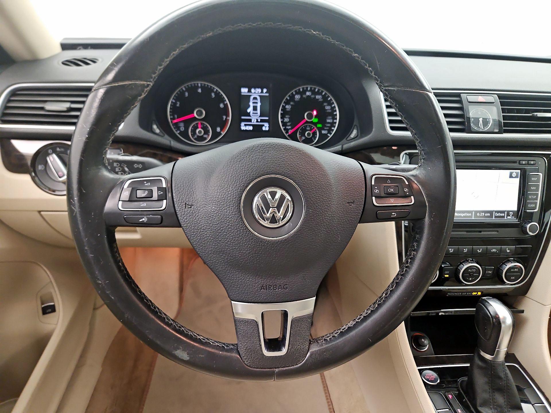 Thumbnail: 2014 Volkswagen Passat - 10