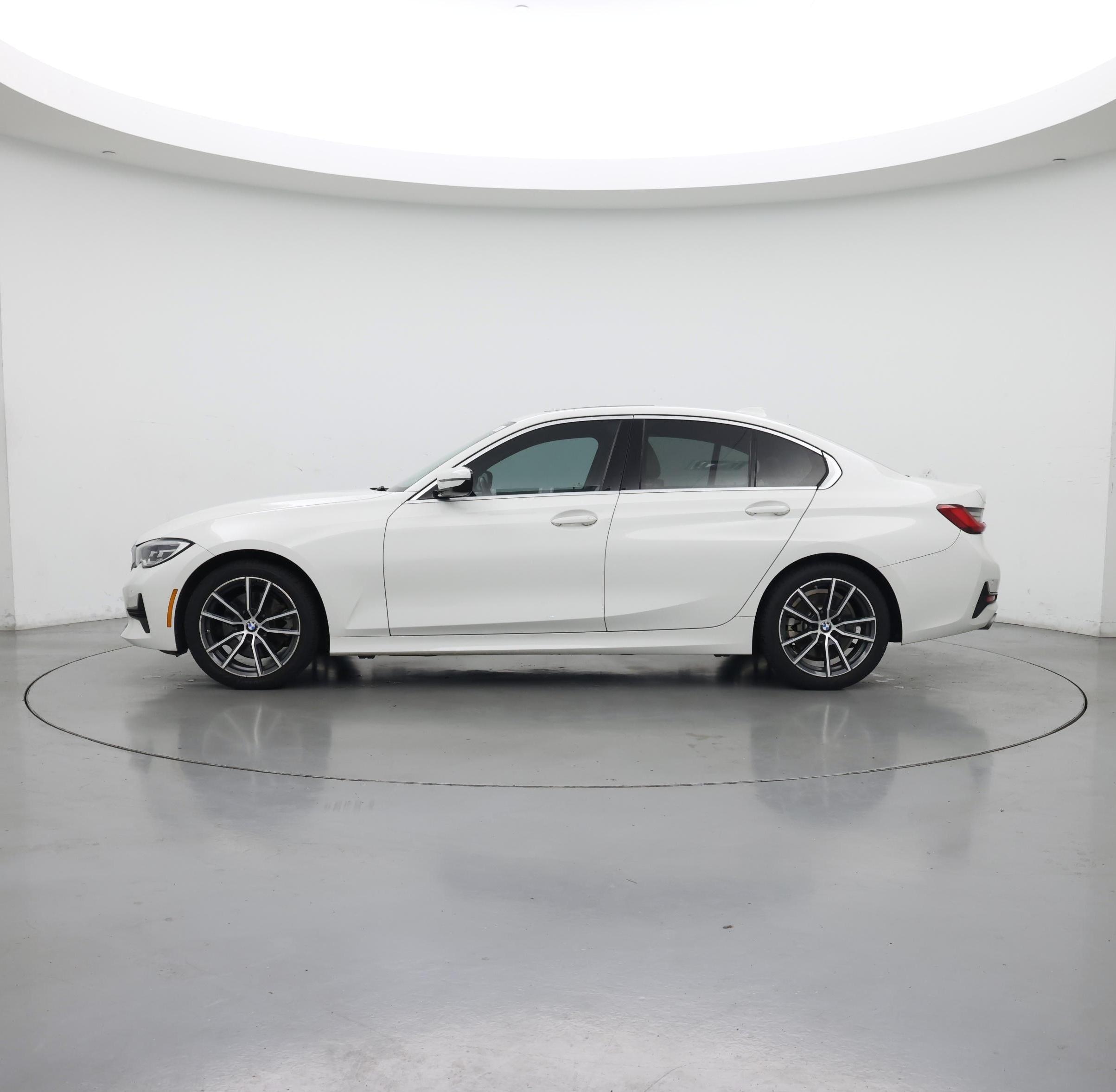 Thumbnail: 2019 BMW 3 Series - 3