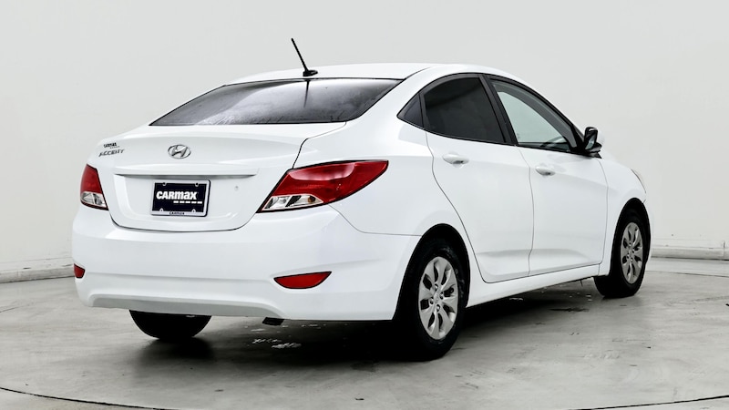 2016 Hyundai Accent SE 8