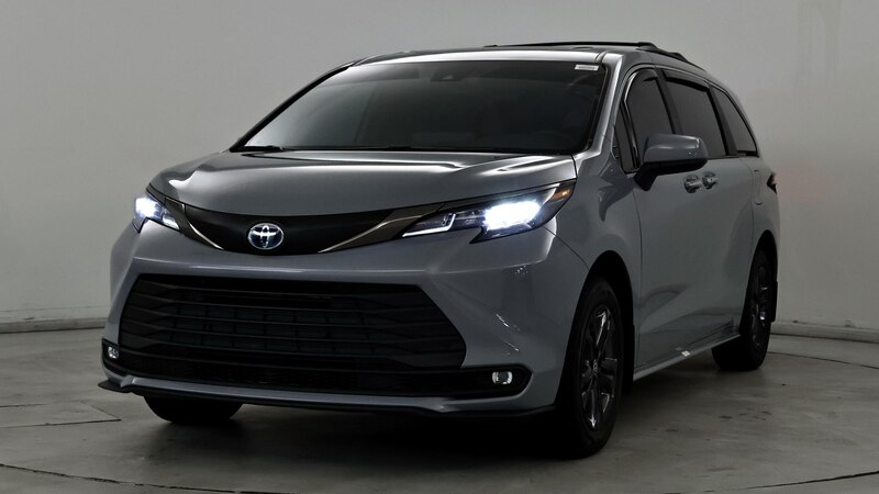 2024 Toyota Sienna L 4