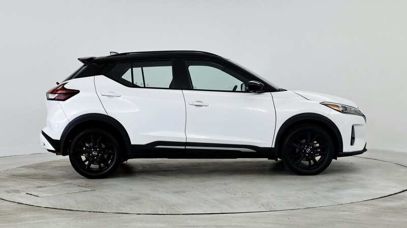 2022 Nissan Kicks SR 7