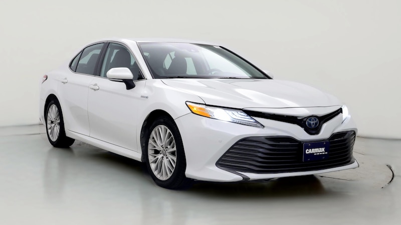 2019 Toyota Camry XLE Hero Image