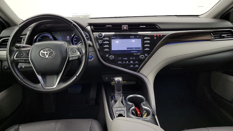 2019 Toyota Camry XLE 9