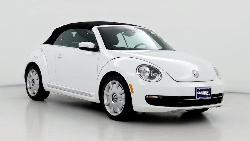 2016 Volkswagen Beetle SE Hero Image