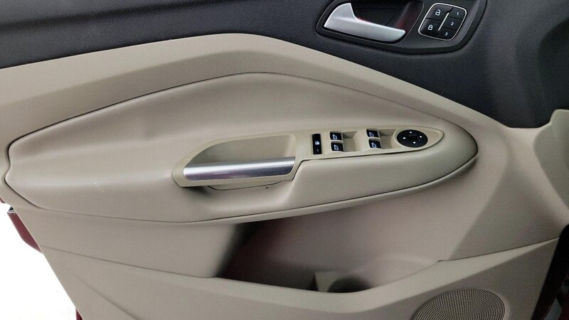 2017 Ford Escape Titanium 12