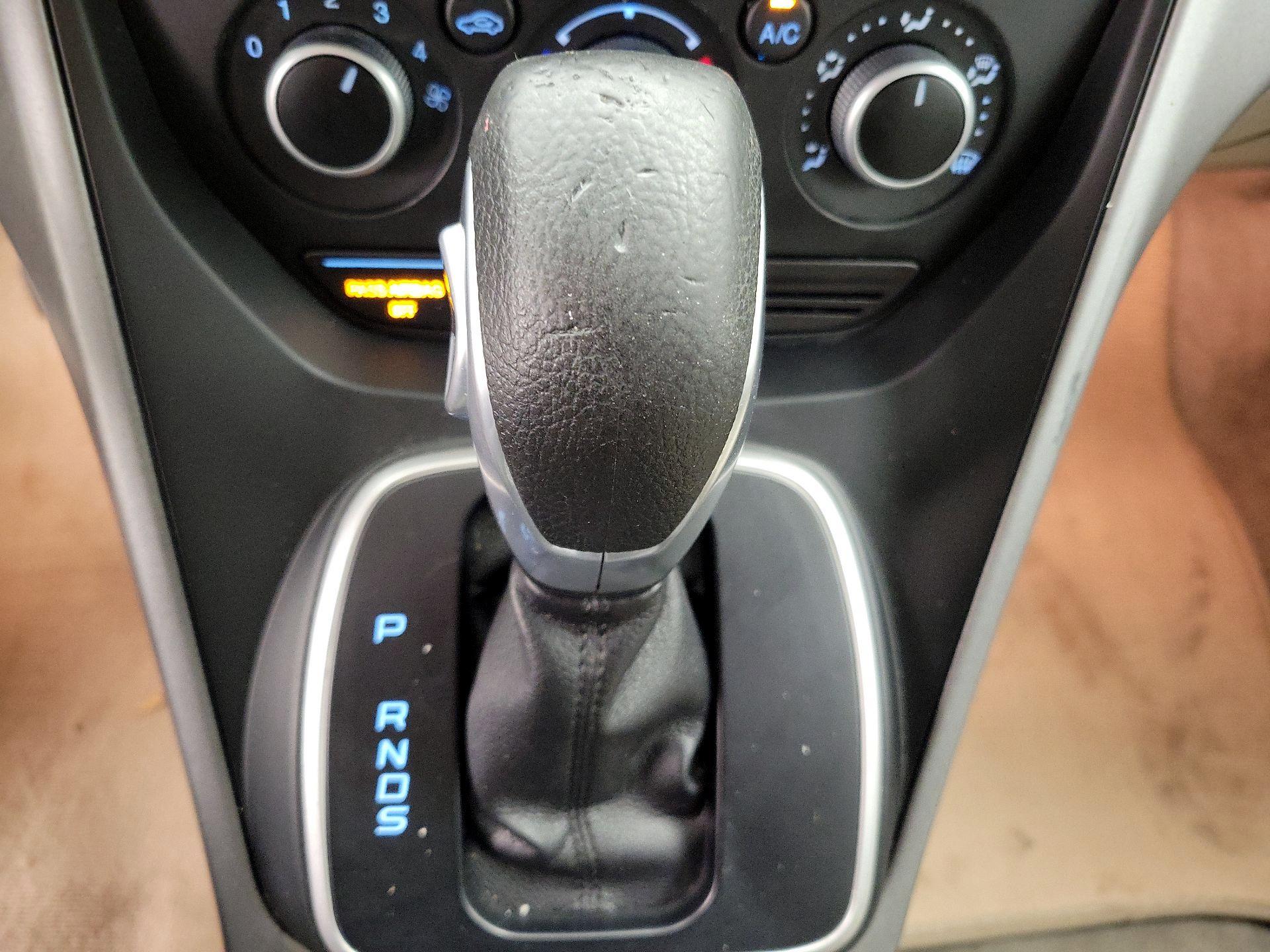 Thumbnail: 2014 Ford Escape - 16