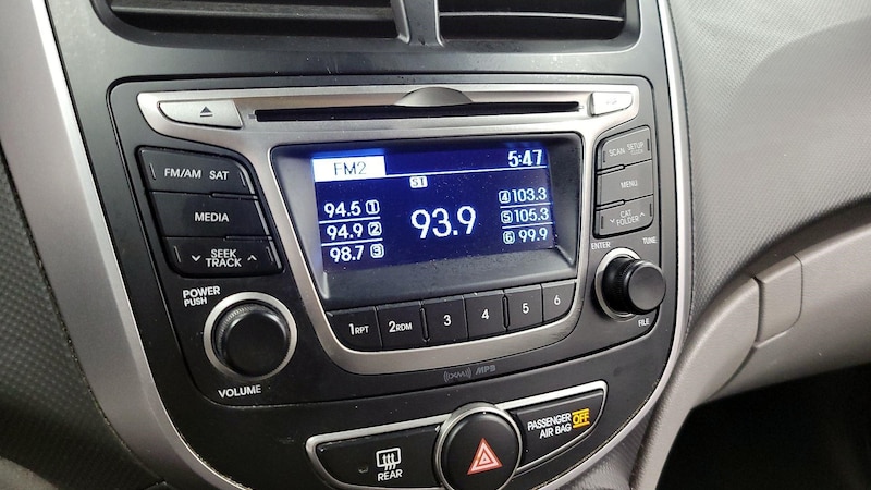 2015 Hyundai Accent GLS 13