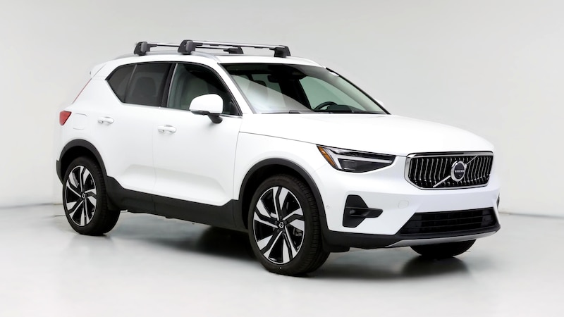 2023 Volvo XC40 B5 Plus Hero Image