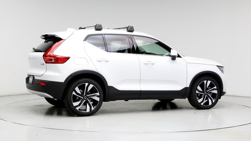 2023 Volvo XC40 B5 Plus 7