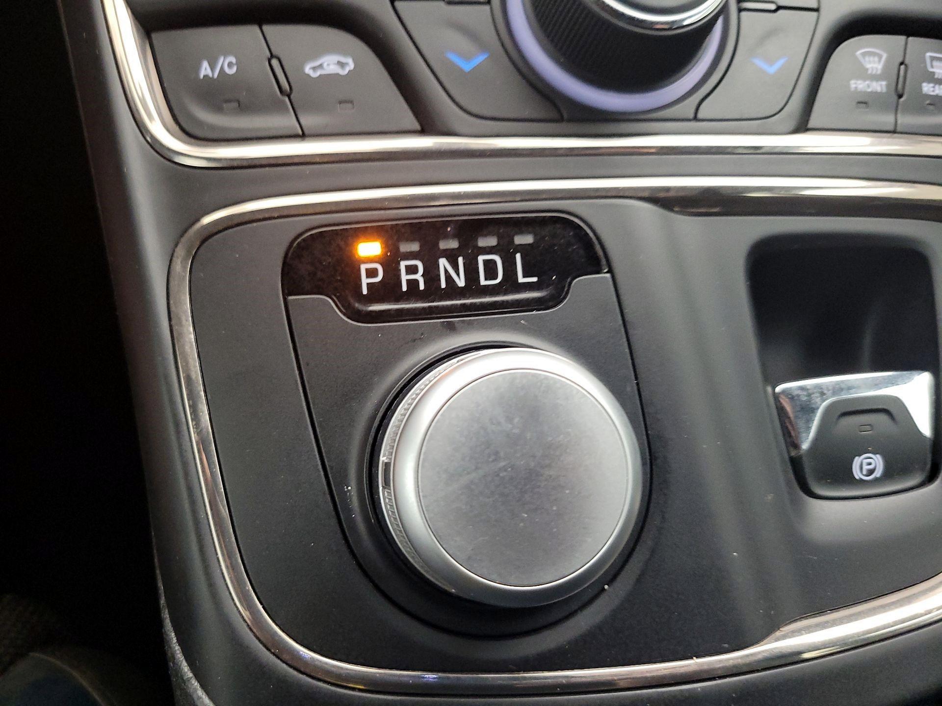Thumbnail: 2015 Chrysler 200 - 16