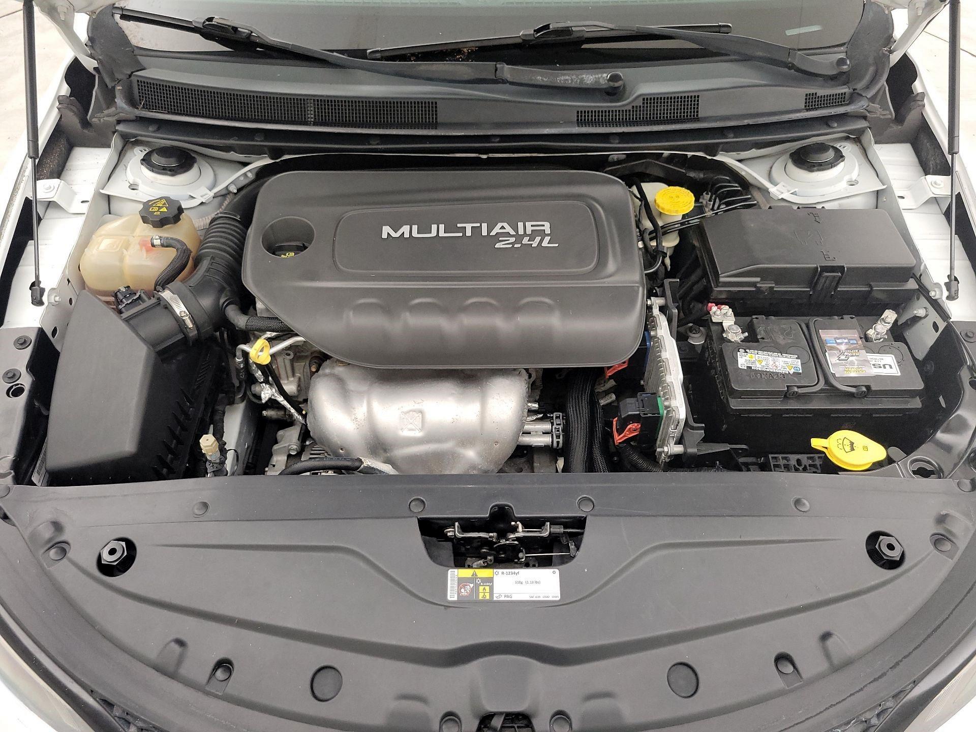 Thumbnail: 2015 Chrysler 200 - 19