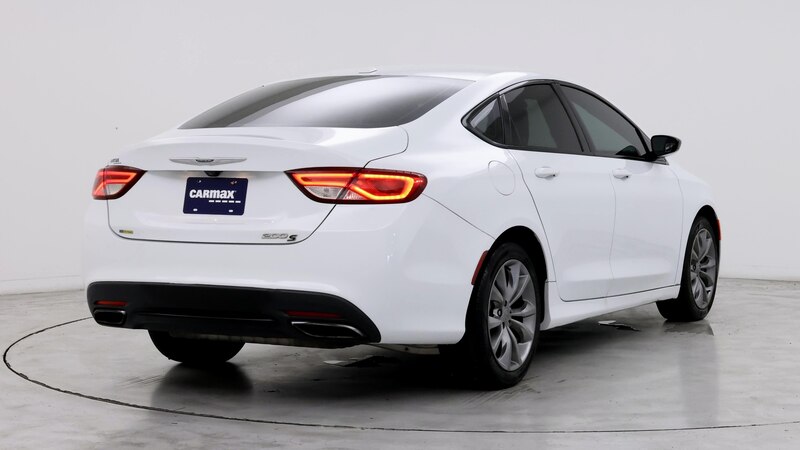 2015 Chrysler 200 S 8