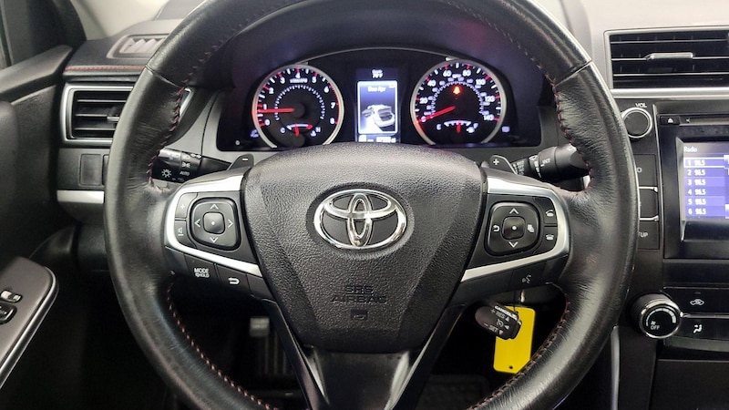 2015 Toyota Camry SE 10