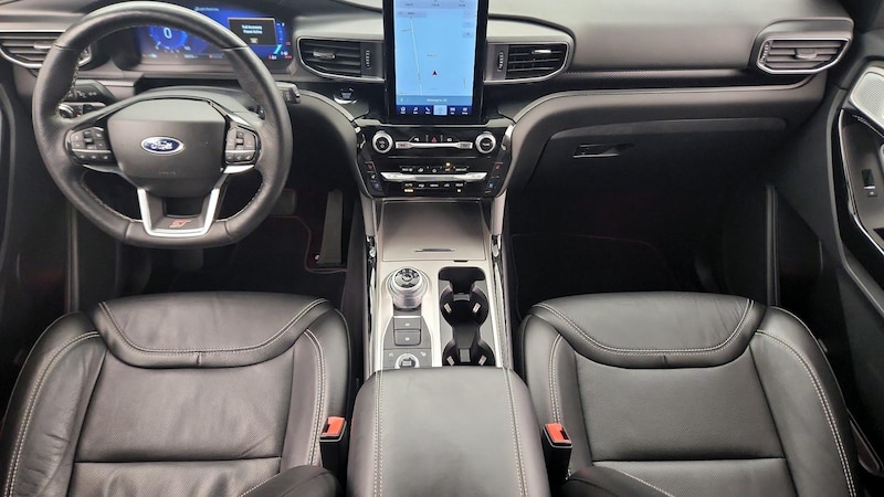 2022 Ford Explorer ST 9