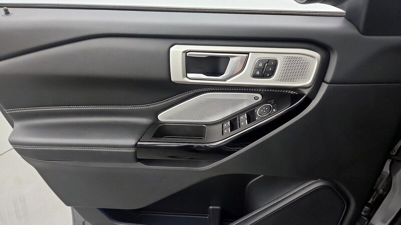 2022 Ford Explorer ST 12