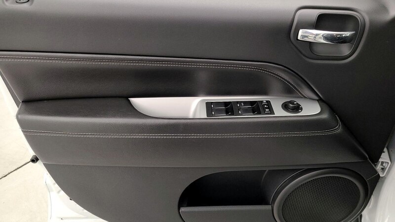 2016 Jeep Compass Latitude 12