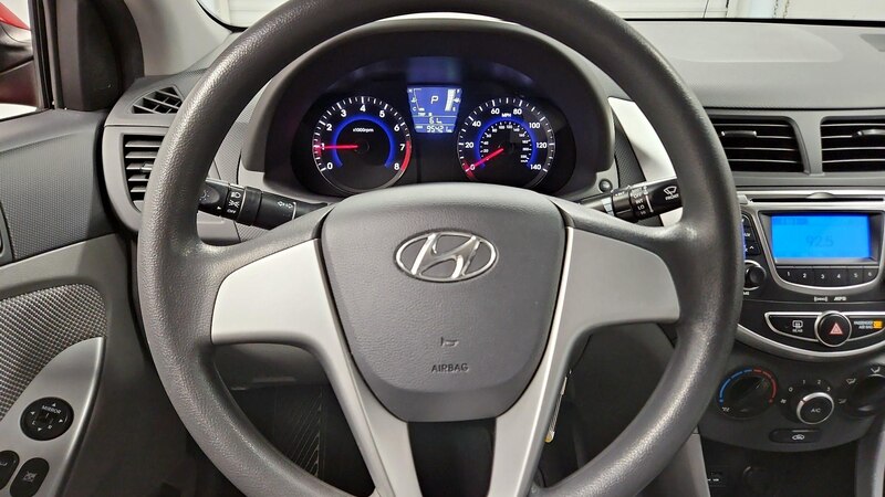 2013 Hyundai Accent GLS 10