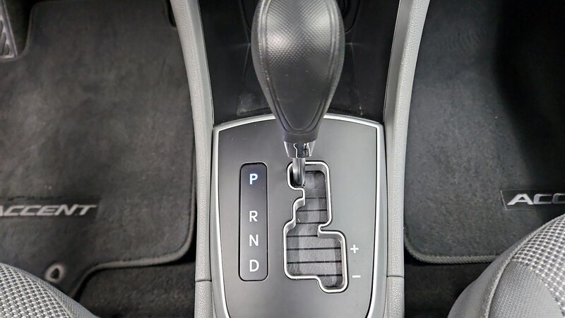 2013 Hyundai Accent GLS 16