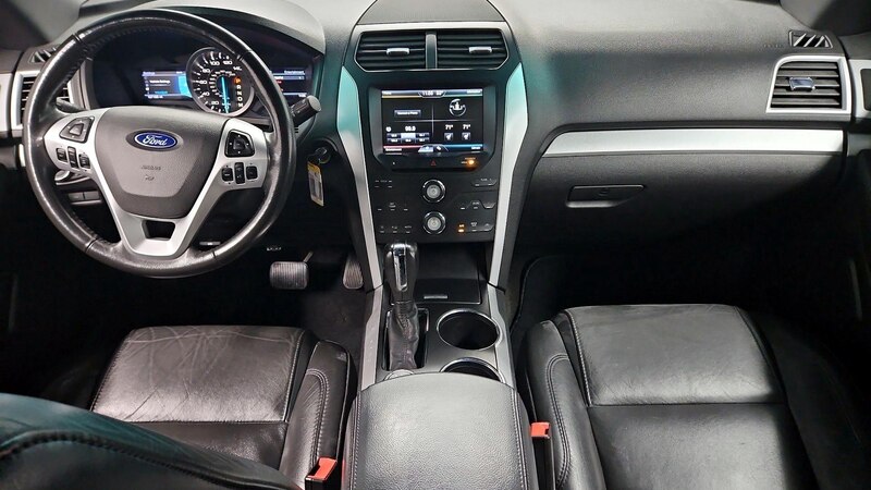 2013 Ford Explorer XLT 9