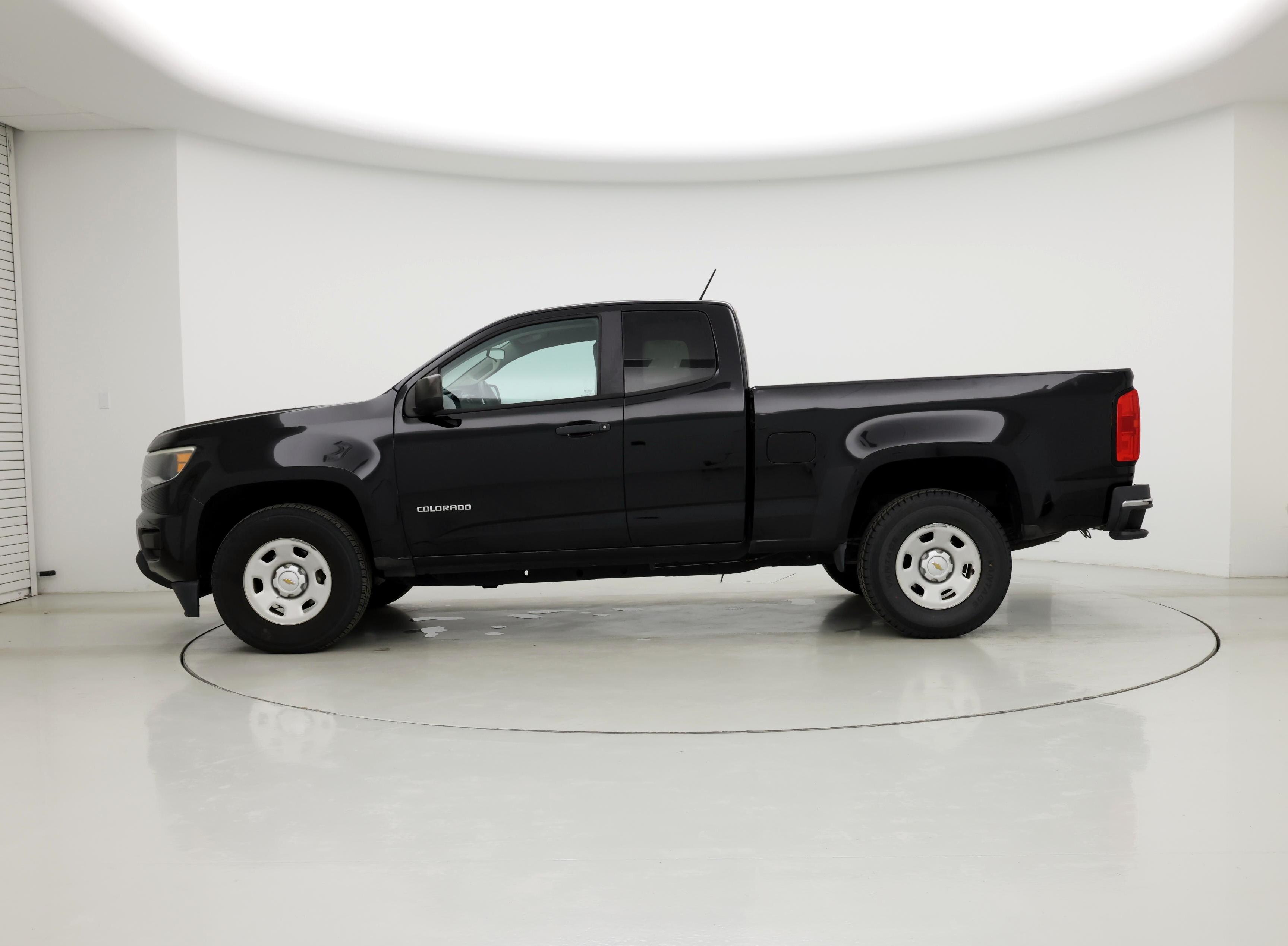 Thumbnail: 2016 Chevrolet Colorado - 3