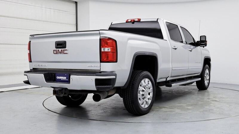 2018 GMC Sierra 2500 Denali 8