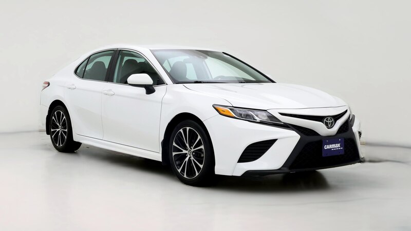 2020 Toyota Camry SE Hero Image