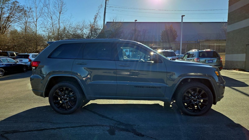 2020 Jeep Grand Cherokee Altitude 4