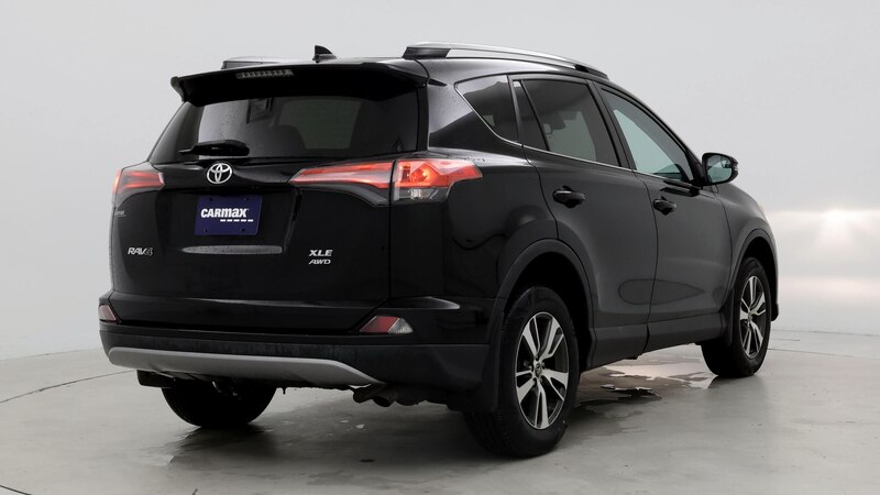 2017 Toyota RAV4 XLE 8