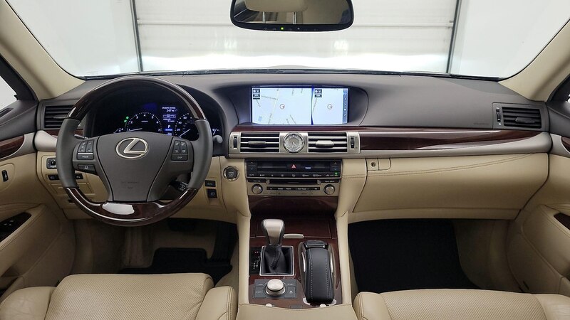 2017 Lexus LS 460 9