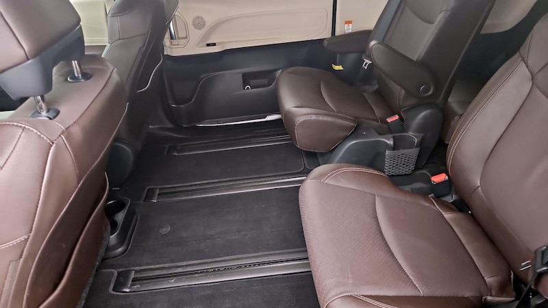 2021 Toyota Sienna Platinum 19