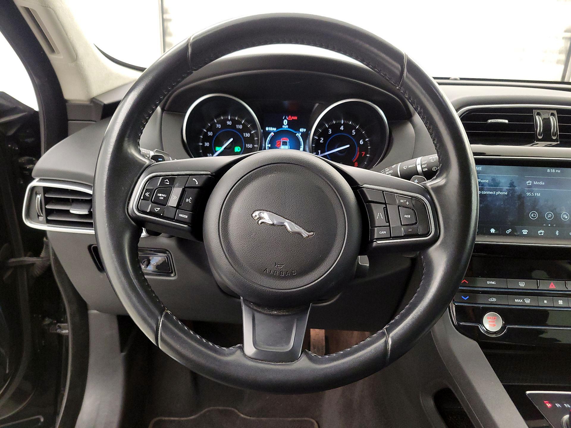 Thumbnail: 2020 Jaguar F-Pace - 10