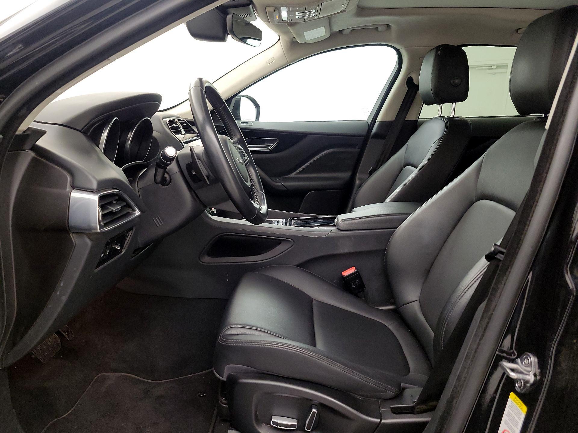 Thumbnail: 2020 Jaguar F-Pace - 11