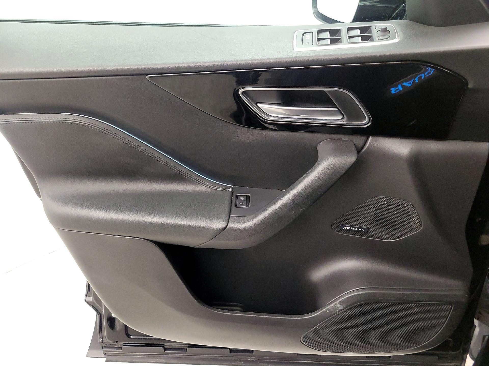 Thumbnail: 2020 Jaguar F-Pace - 12