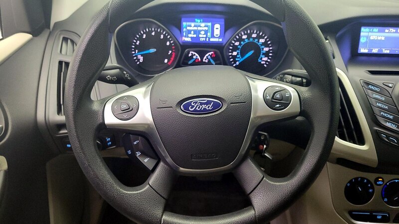 2014 Ford Focus SE 10