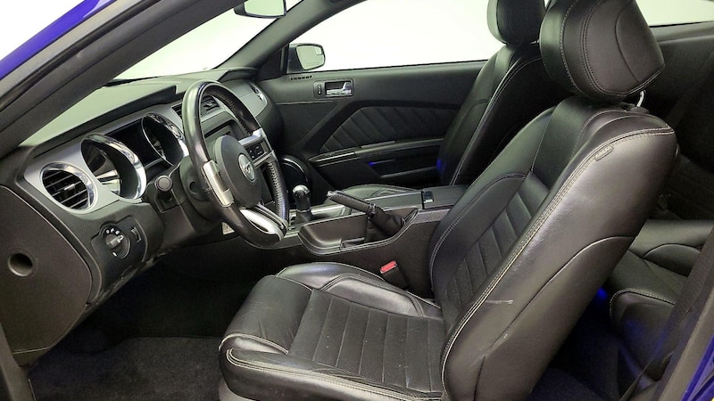 2013 Ford Mustang Premium 11