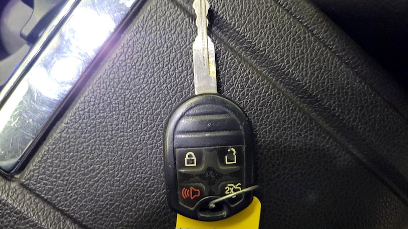2013 Ford Mustang Premium 21