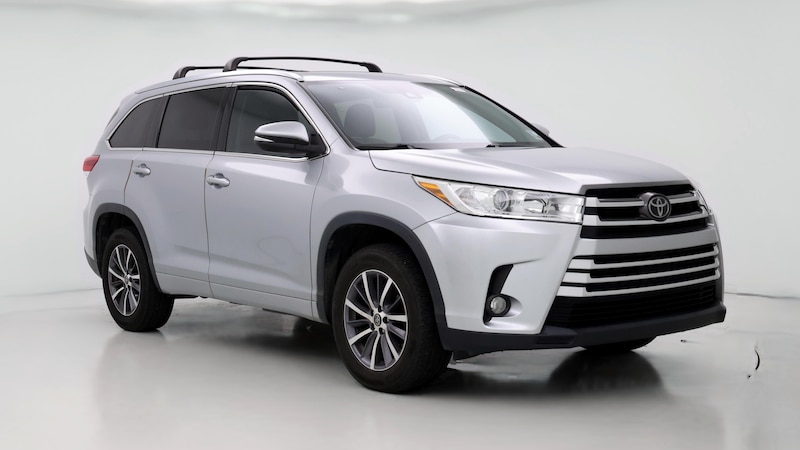 2017 Toyota Highlander XLE Hero Image