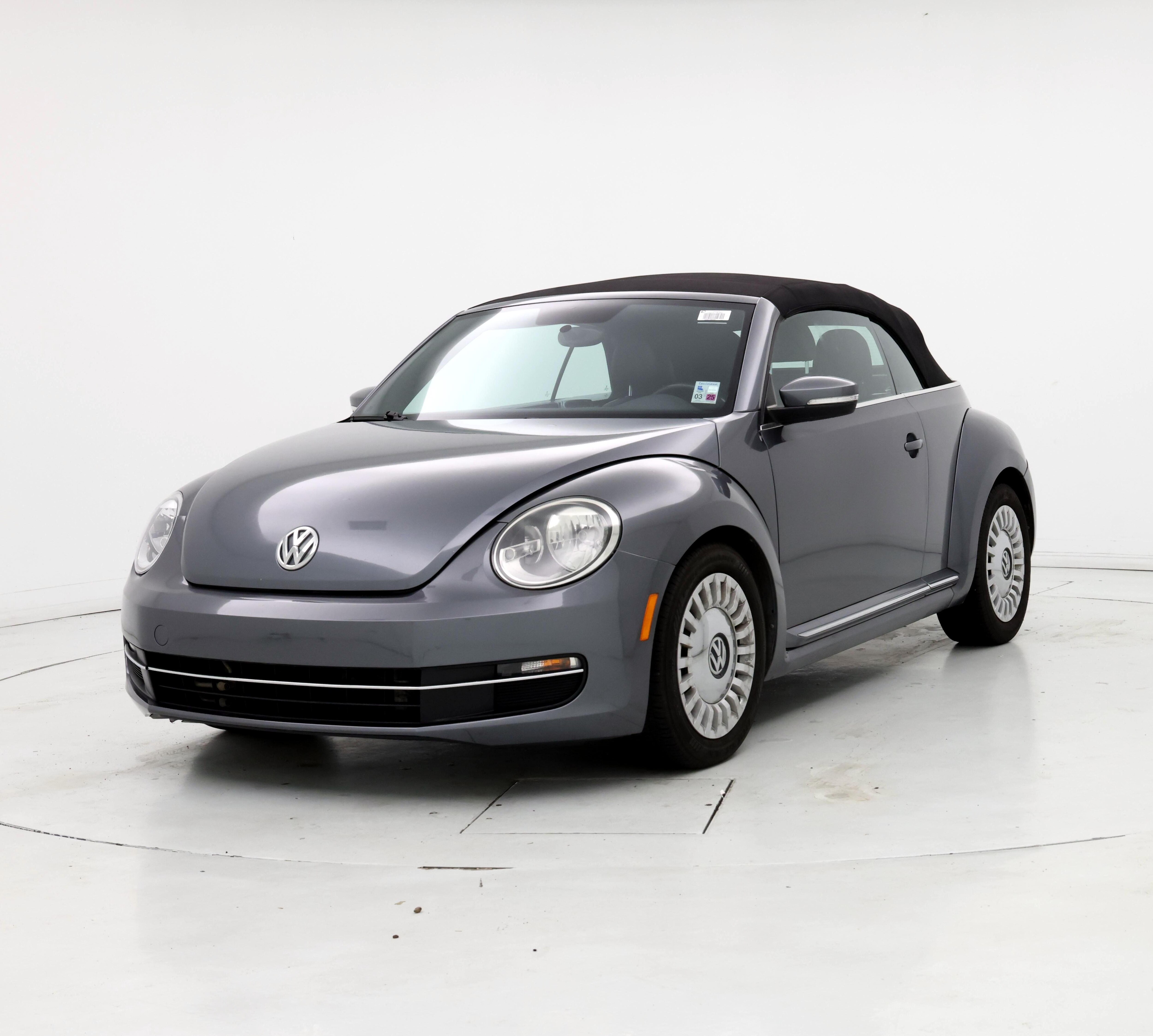 Thumbnail: 2015 Volkswagen Beetle - 4