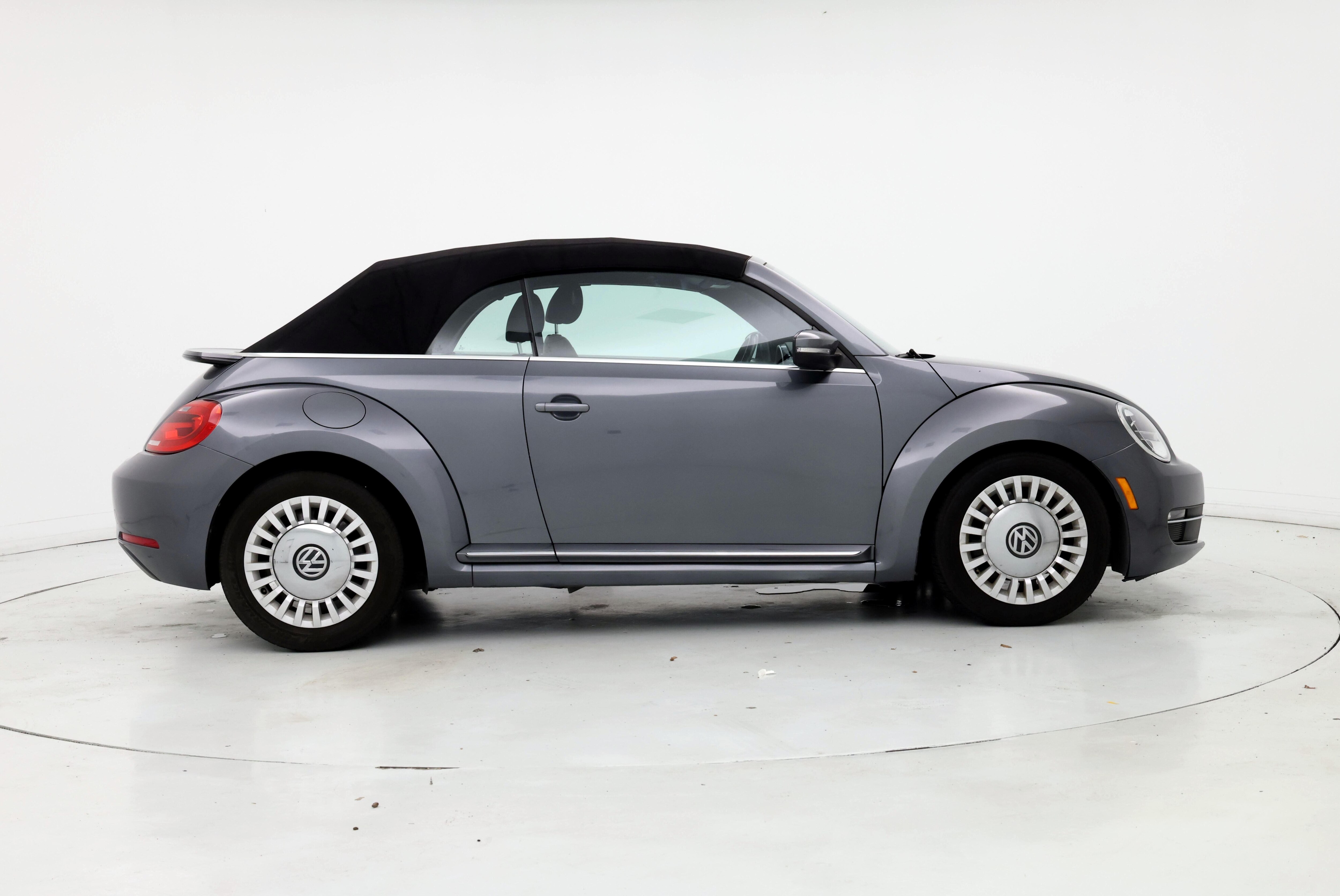 Thumbnail: 2015 Volkswagen Beetle - 7