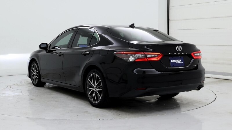 2021 Toyota Camry XLE 2