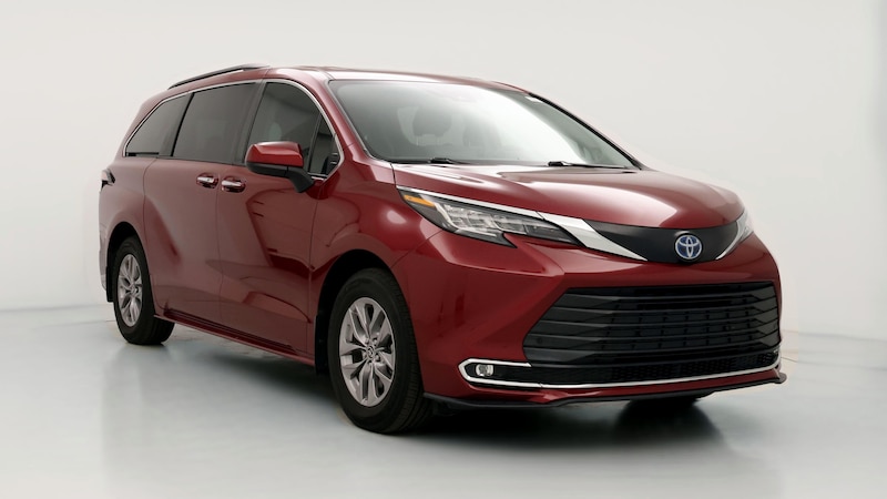 2022 Toyota Sienna XLE Hero Image