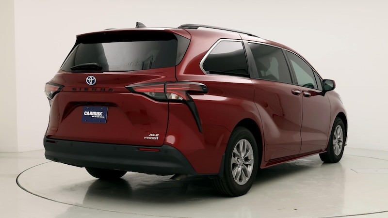 2022 Toyota Sienna XLE 8